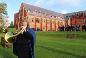 Amber_Coxhill_French_Horn__800x543_